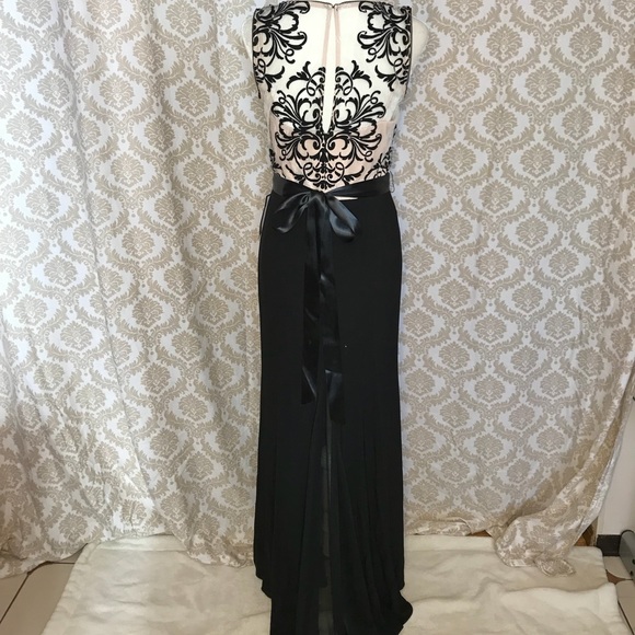 NWT BETSY&ADAM EVENING GOWN🖤🖤 - Picture 4 of 8